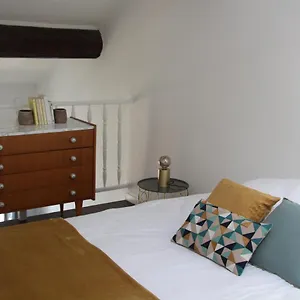 superbe-duplex-avec-vue-imprenable-sur-le-vieux-port.fr-provencehotel.com/
